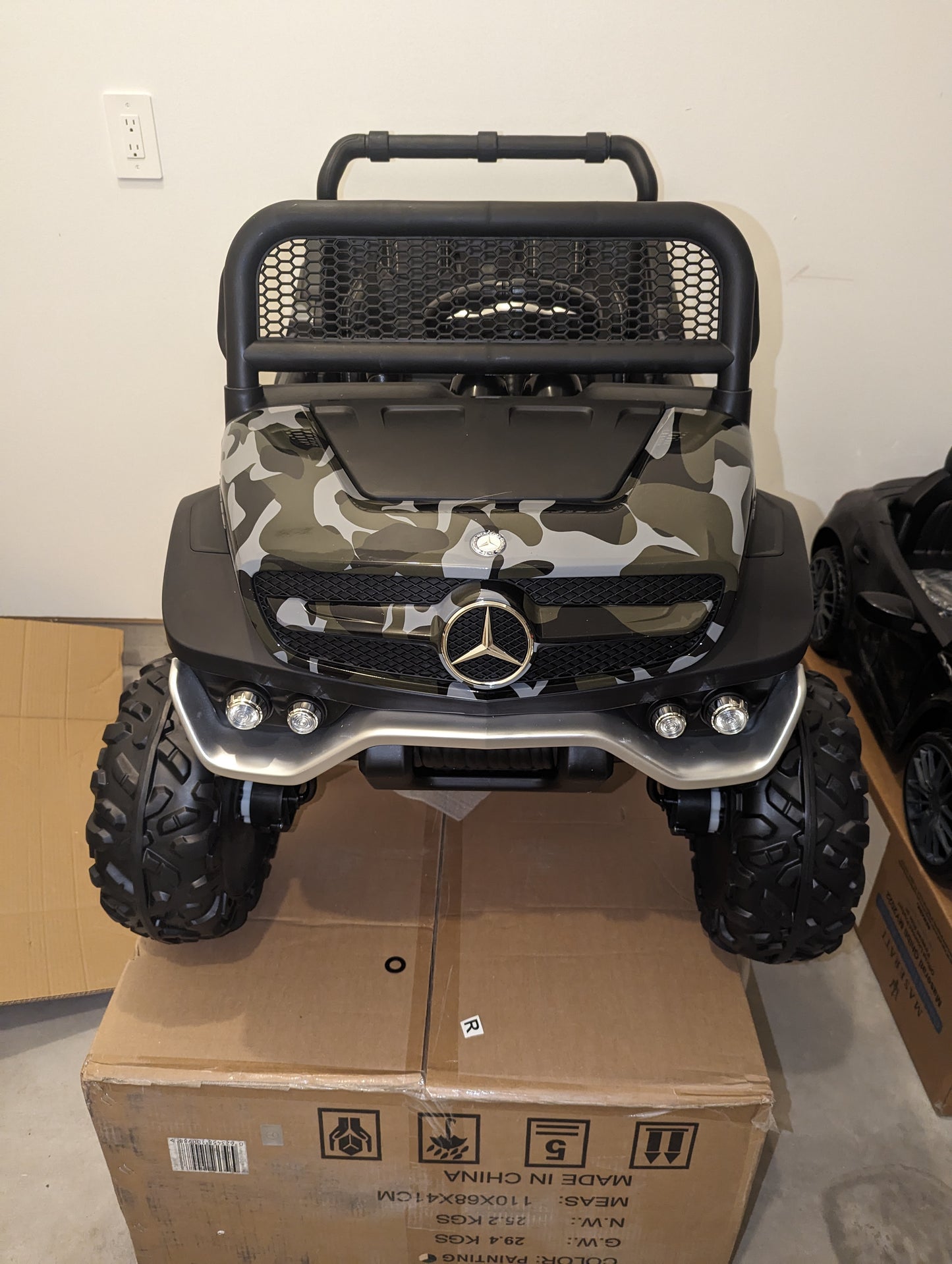 Mercedes Benz UNIMOG | 4x4 2 Seater| Battery Car for Kids | Baby Cars