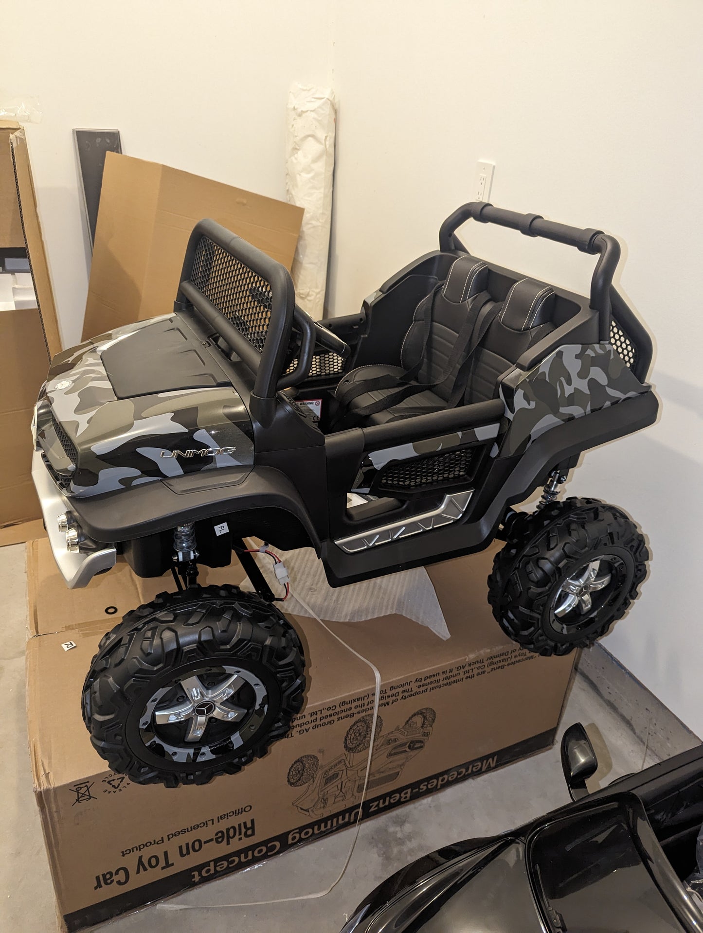 Mercedes Benz UNIMOG | 4x4 2 Seater| Battery Car for Kids | Baby Cars