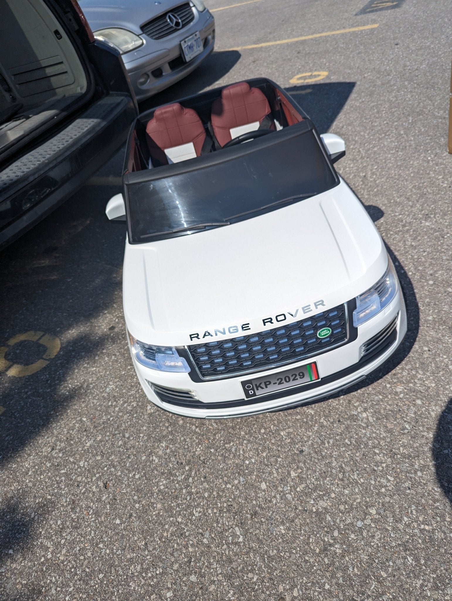 Range Rover HSE 4x4 2 Seater 12V Kids Ride On Car | Bluetooth + Digital Display + Phone App + Hydraulics - Baby Cars